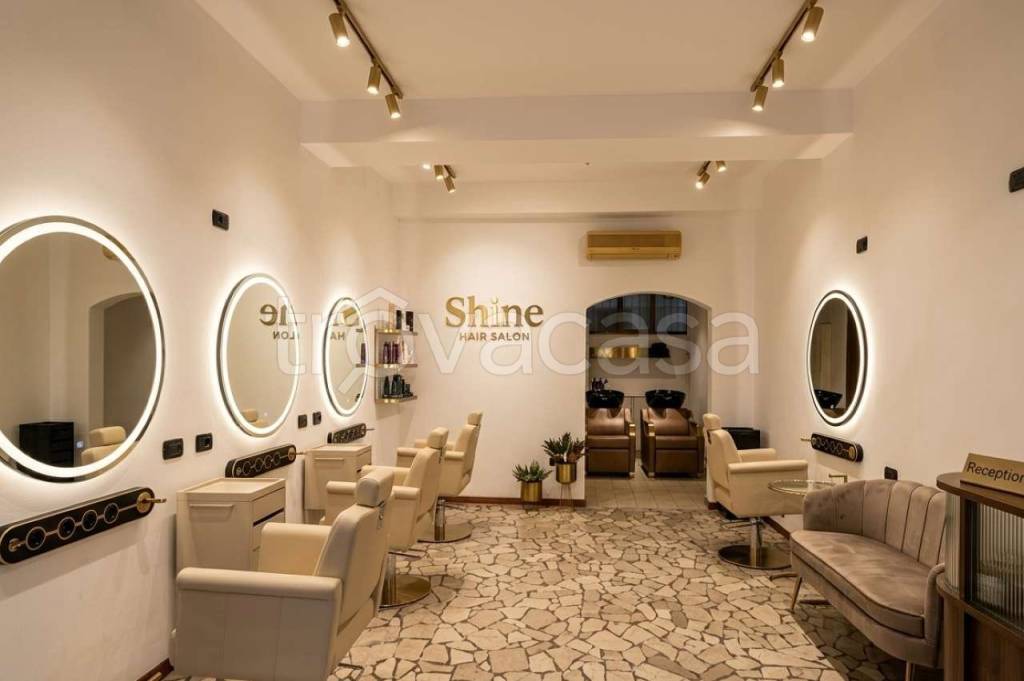 negozio in vendita ad Ambivere