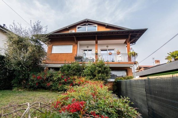 casa indipendente in vendita ad Ambivere
