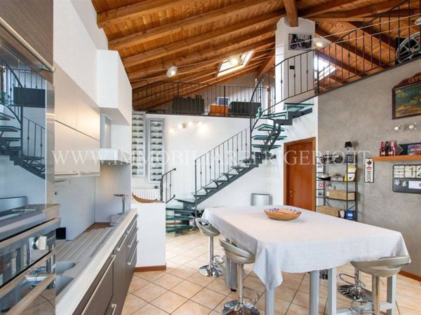 appartamento in vendita ad Ambivere in zona Cerchiera