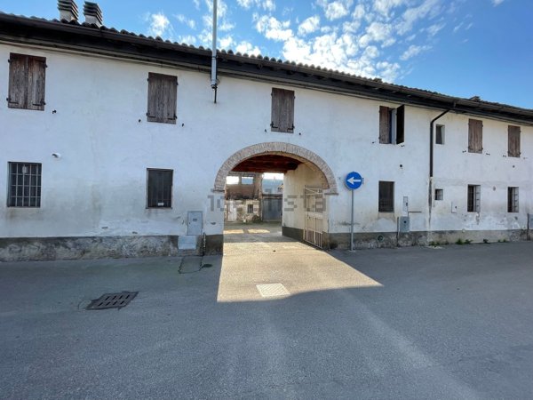 quadrivano in vendita ad Antegnate