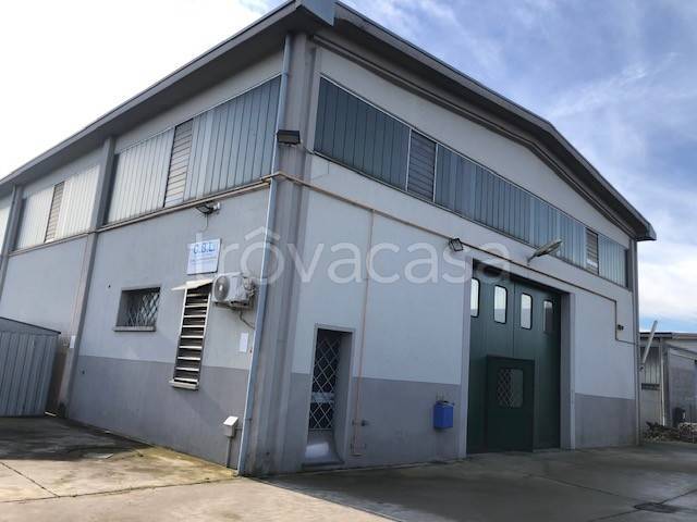 locale commerciale in vendita ad Antegnate