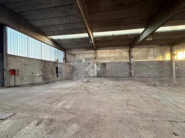 locale commerciale in vendita ad Antegnate