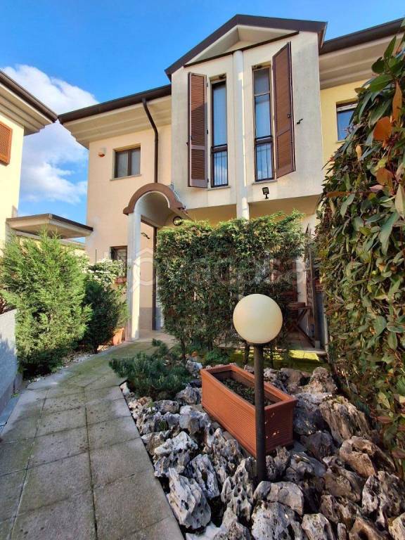 casa indipendente in vendita ad Antegnate