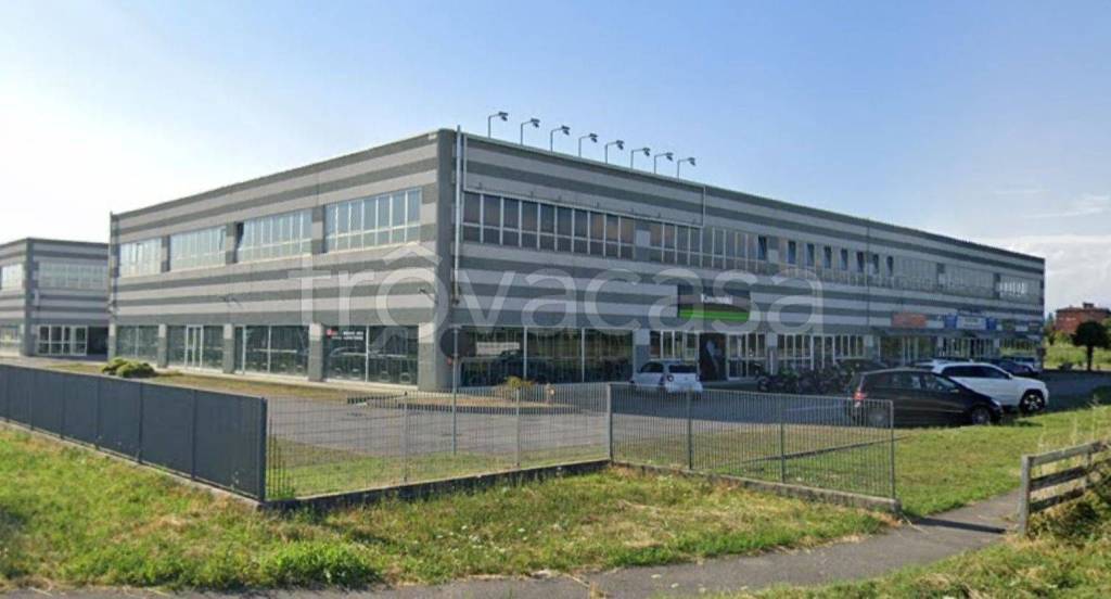 locale commerciale in vendita ad Arcene