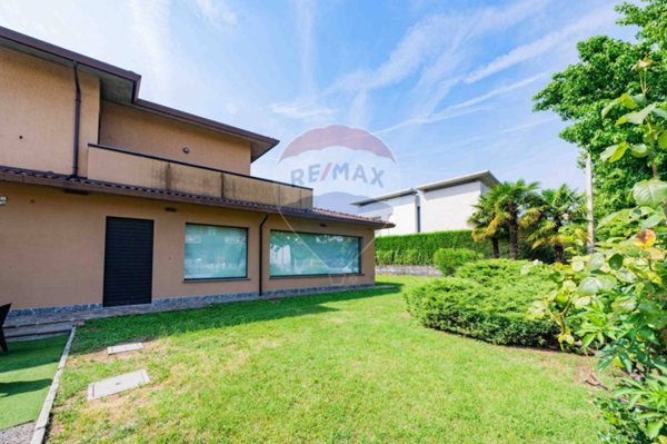 negozio in vendita ad Arcene