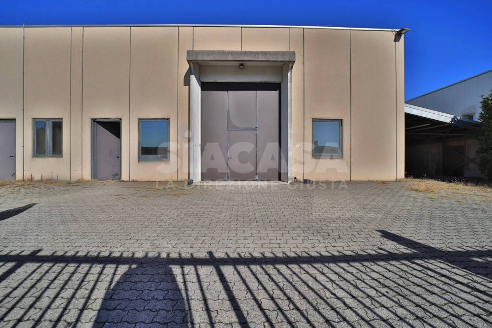 capannone in vendita ad Arcene