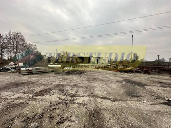 capannone in vendita ad Arcene