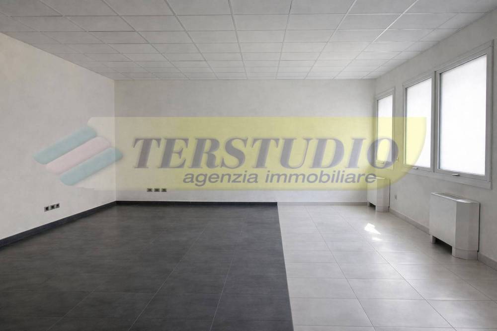 ufficio in vendita ad Arcene