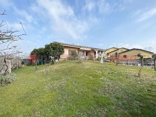 casa indipendente in vendita ad Arcene