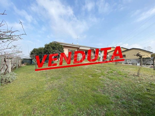 casa indipendente in vendita ad Arcene