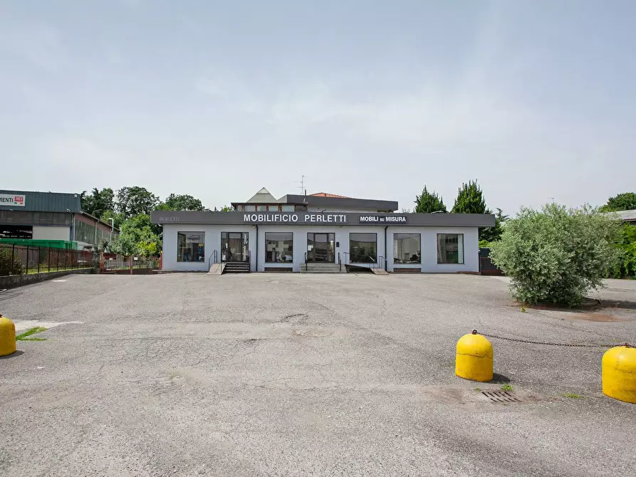 locale commerciale in vendita ad Arcene