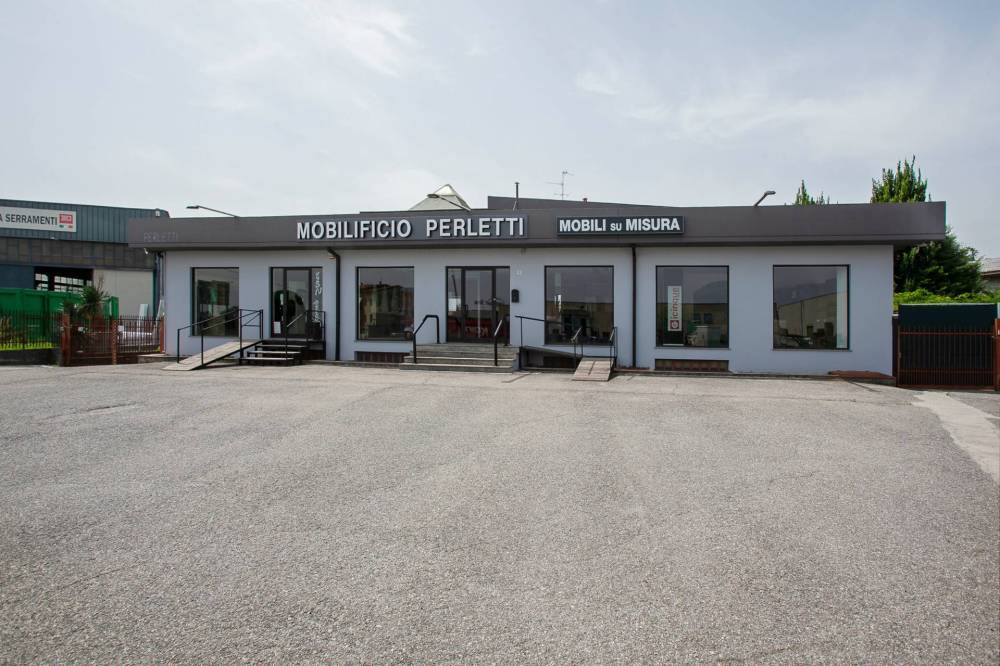 locale commerciale in vendita ad Arcene