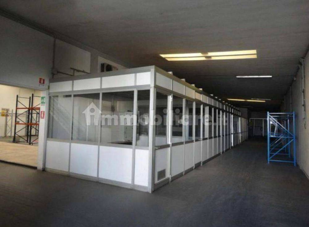 capannone in vendita ad Arcene