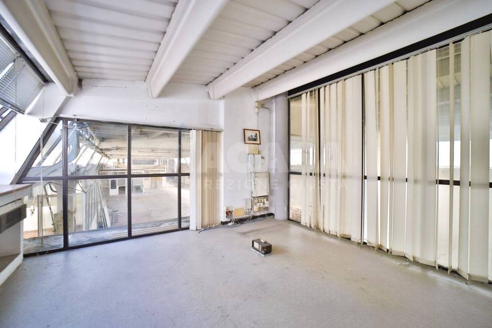 capannone in vendita ad Arcene