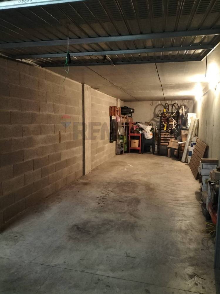 locale di sgombero in vendita ad Arcene