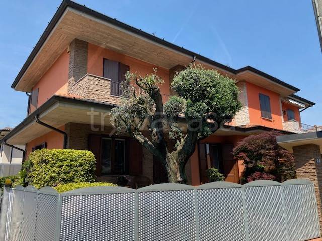 casa indipendente in vendita ad Arcene