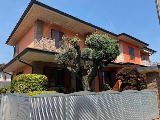 casa indipendente in vendita ad Arcene