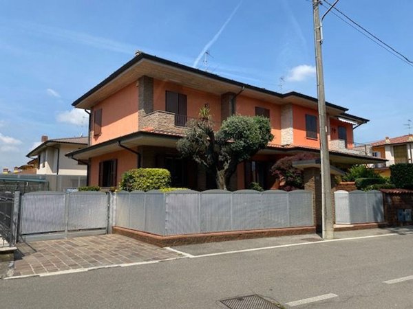 casa indipendente in vendita ad Arcene
