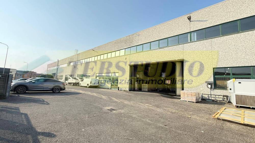 locale commerciale in vendita ad Arcene