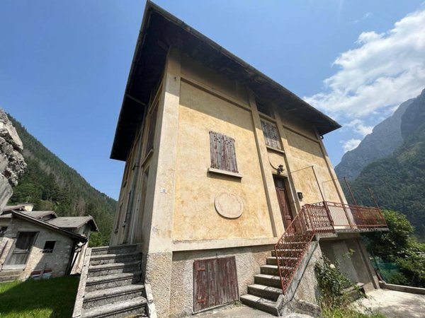 casa indipendente in vendita ad Ardesio in zona Zanetti