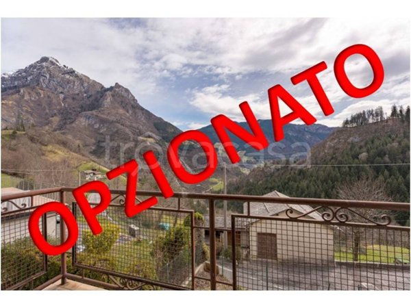 appartamento in vendita ad Ardesio in zona Valcanale