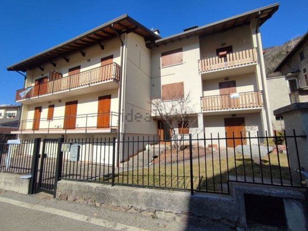 appartamento in vendita ad Ardesio in zona Bani