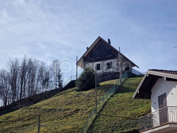 casa indipendente in vendita ad Ardesio in zona Bani