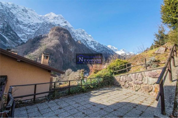 appartamento in vendita ad Ardesio in zona Albareti