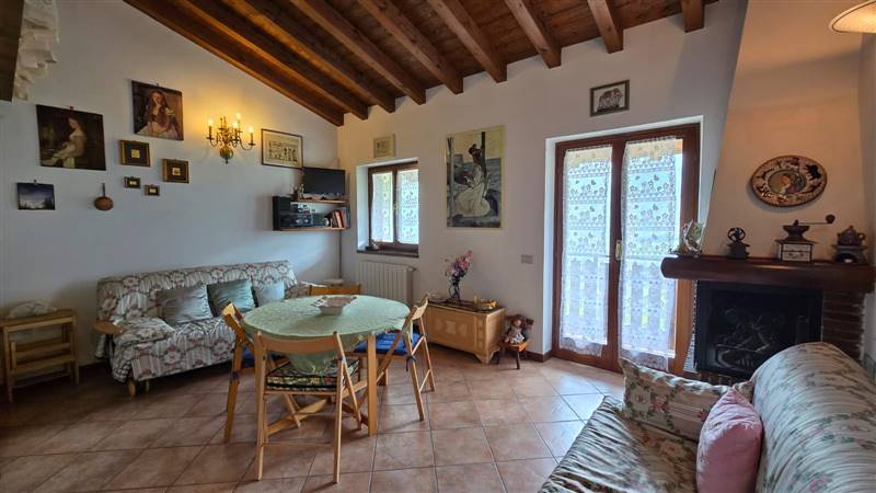 appartamento in vendita ad Ardesio in zona Cerete