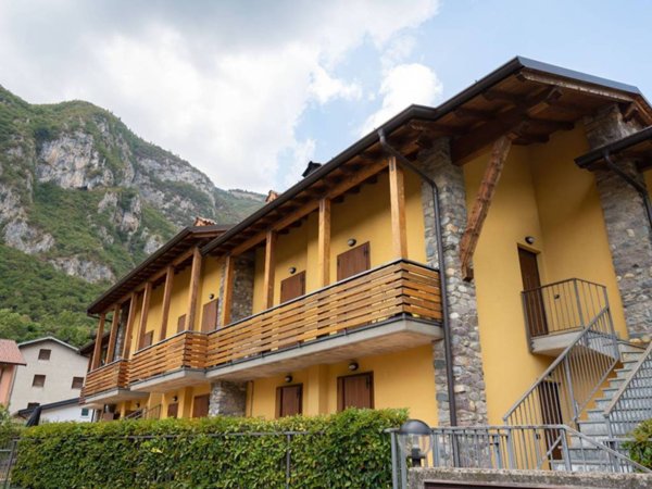 appartamento in vendita ad Ardesio in zona Valzella