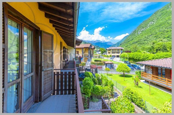 appartamento in vendita ad Ardesio in zona Valzella