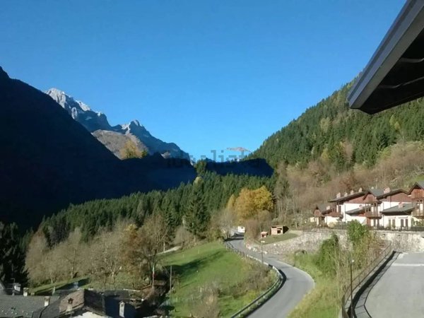 appartamento in vendita ad Ardesio in zona Albareti