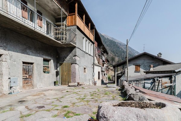appartamento in vendita ad Ardesio in zona Valcanale
