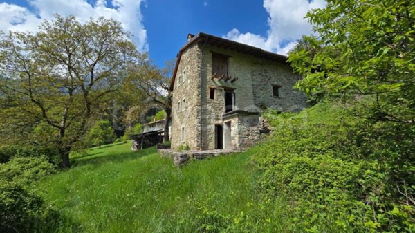 quadrivano in vendita ad Ardesio in zona Bani