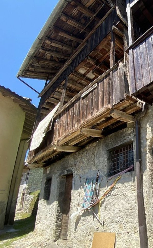 appartamento in vendita ad Ardesio in zona Ave