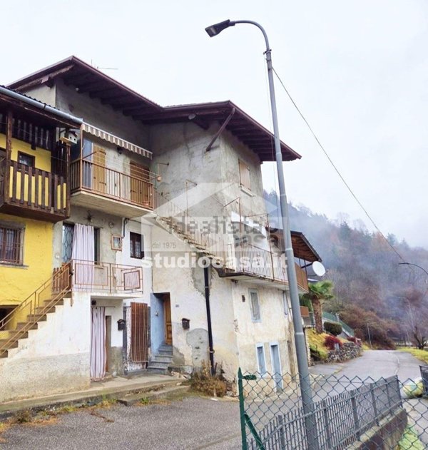 appartamento in vendita ad Ardesio in zona Bani