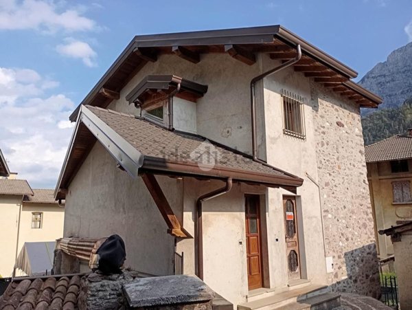 appartamento in vendita ad Ardesio in zona Zanetti