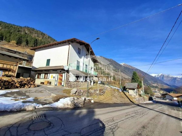 appartamento in vendita ad Ardesio in zona Valcanale