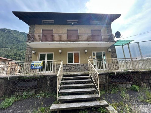 casa indipendente in vendita ad Ardesio in zona Valzella