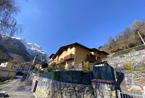 appartamento in vendita ad Ardesio in zona Valle