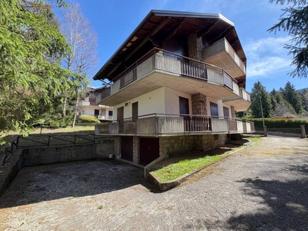 appartamento in vendita ad Ardesio in zona Valle