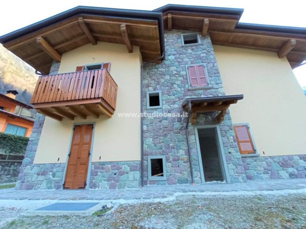 casa indipendente in vendita ad Ardesio