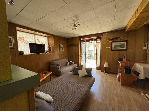 casa indipendente in vendita ad Ardesio in zona Valle