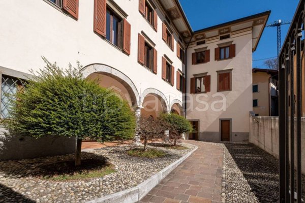 appartamento in vendita ad Ardesio in zona Valle