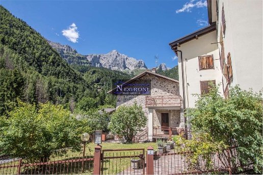 appartamento in vendita ad Ardesio in zona Valcanale