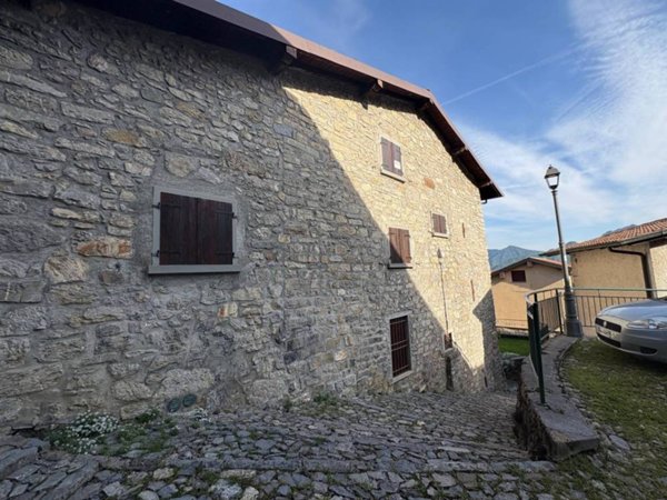 casa indipendente in vendita ad Ardesio