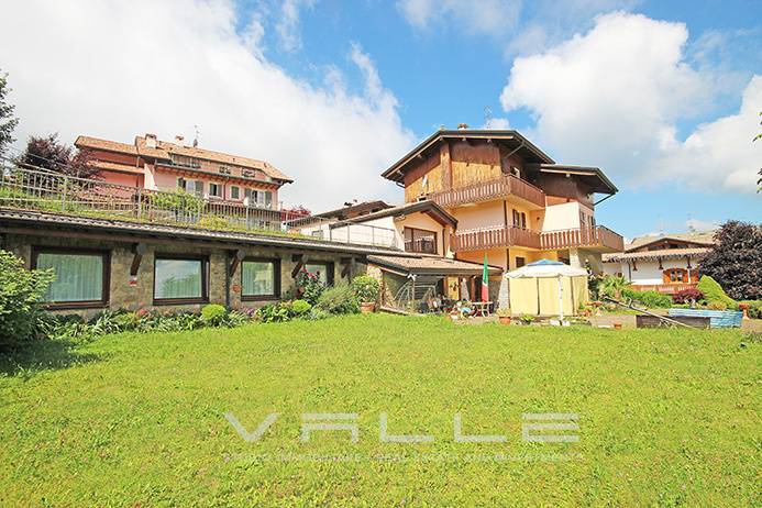 casa indipendente in vendita ad Ardesio in zona Valle