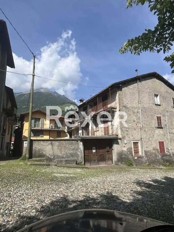 casa semindipendente in vendita ad Ardesio in zona Botto Alto