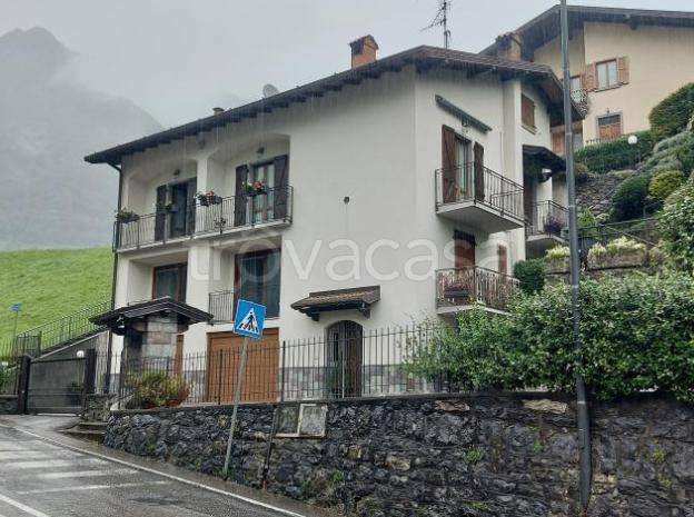 appartamento in vendita ad Ardesio in zona Carpignolo Ponte Seghe