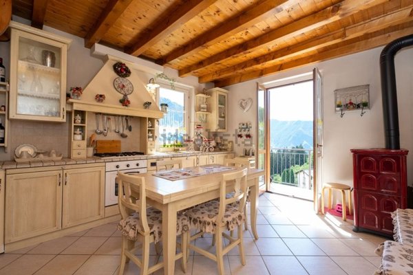 appartamento in vendita ad Ardesio in zona Bani